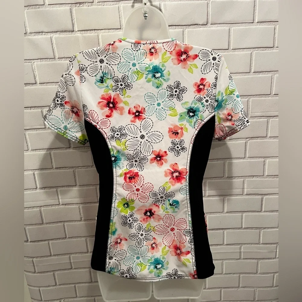 IFLEX CHEROKEE women v-neck short sleeve black-white floral scrubs top/size XS